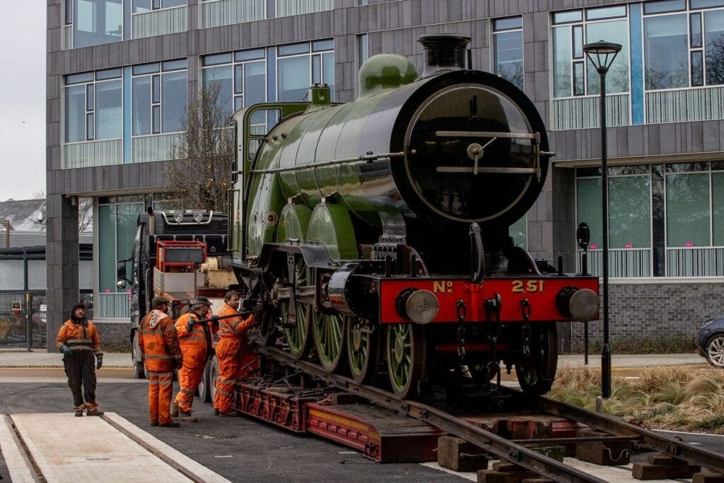 Workers transferring No. 251 in Doncaster